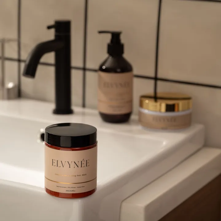 ELVYNÉE hair mask on the sink