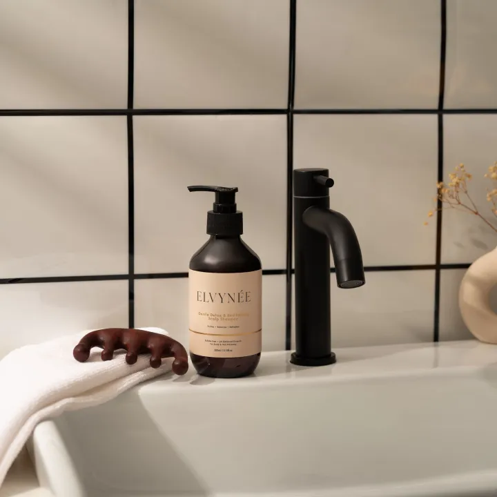 Gentle Detox & Revitalizing Scalp Shampoo view 3